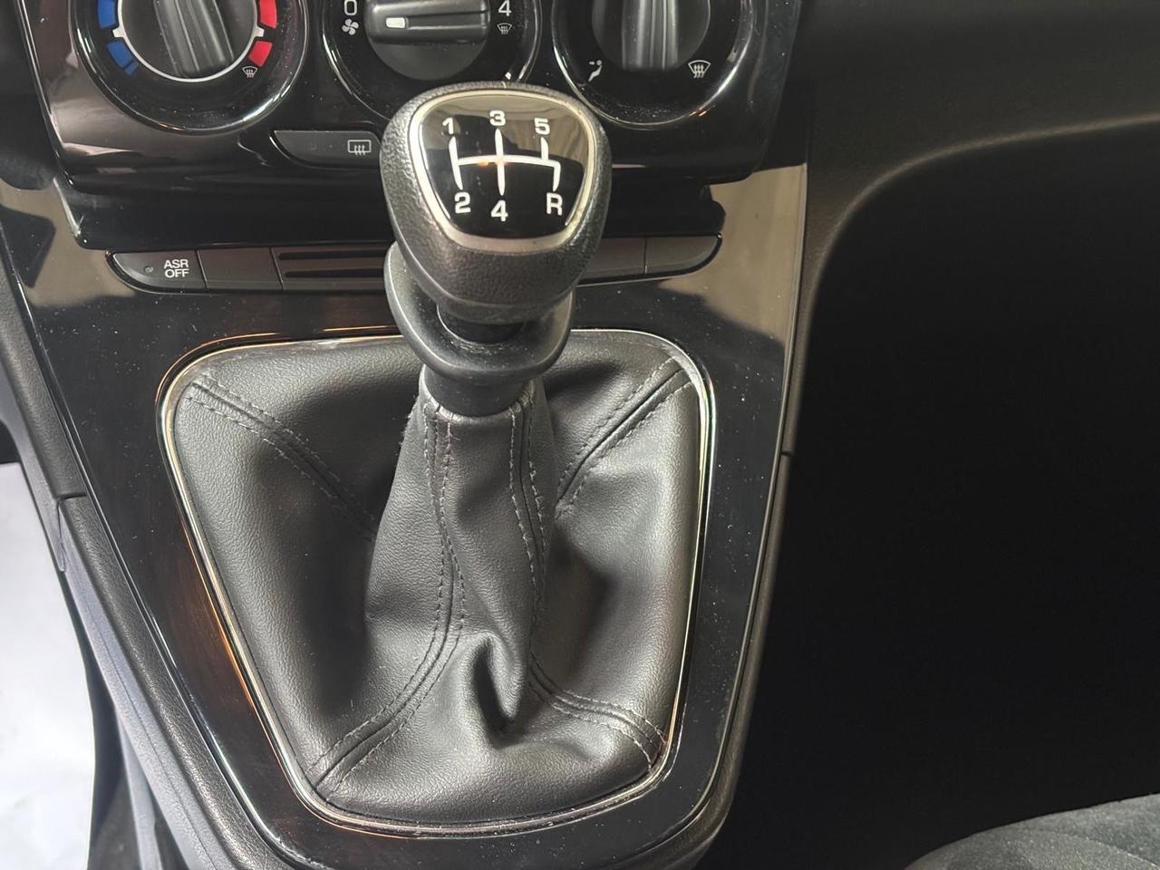 Ypsilon 1.2 69 CV 5P Platinum