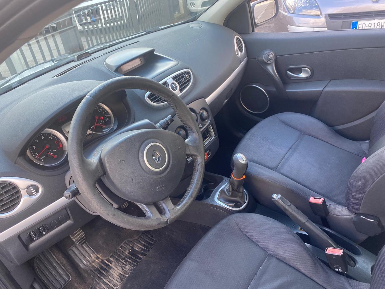Renault Clio 1.2 benzina ok neopatentati
