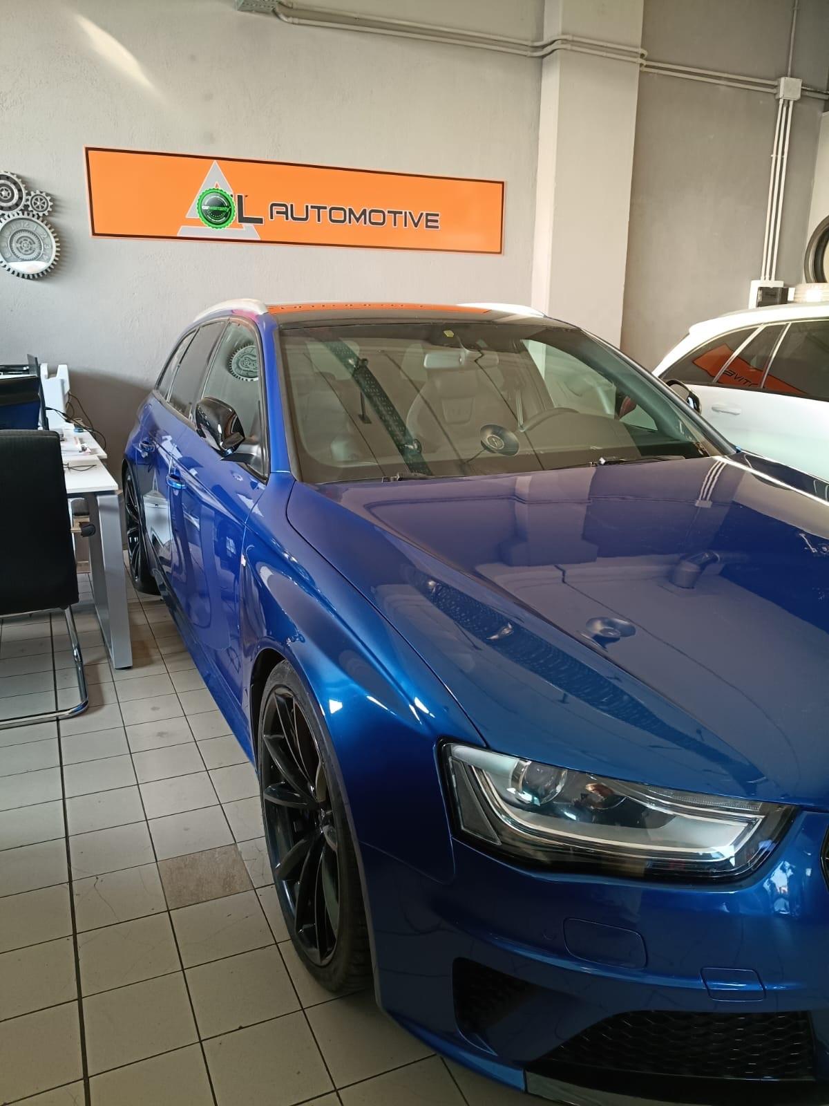 Audi A4 RS 4 Avant 4.2 V8 FSI quattro S tronic