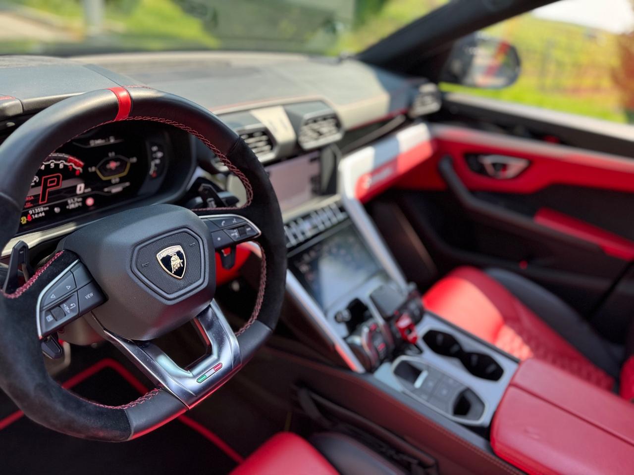 Lamborghini Urus 4.0 V8 650cv Total Black Permute