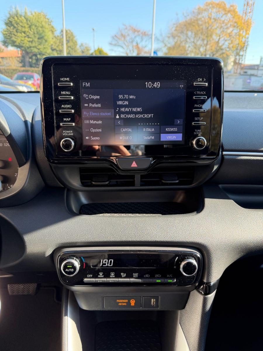 TOYOTA - Yaris - 1.5 Hybrid 5p. E-CVT Busin. *PROMO*