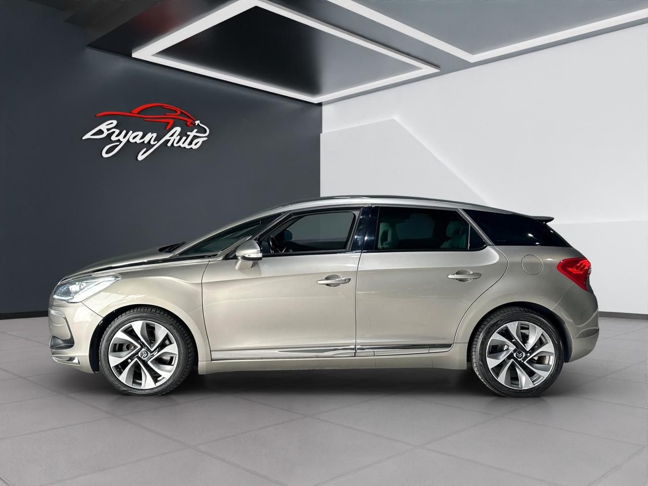 Ds DS5 2.0 HDi 163CV aut. So Chic T.PANOR. AUTO