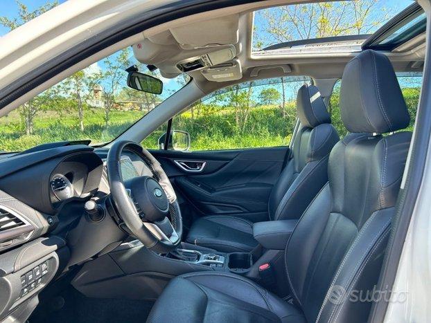 SUBARU Forester 2.0 e-Boxer Premium 4x4