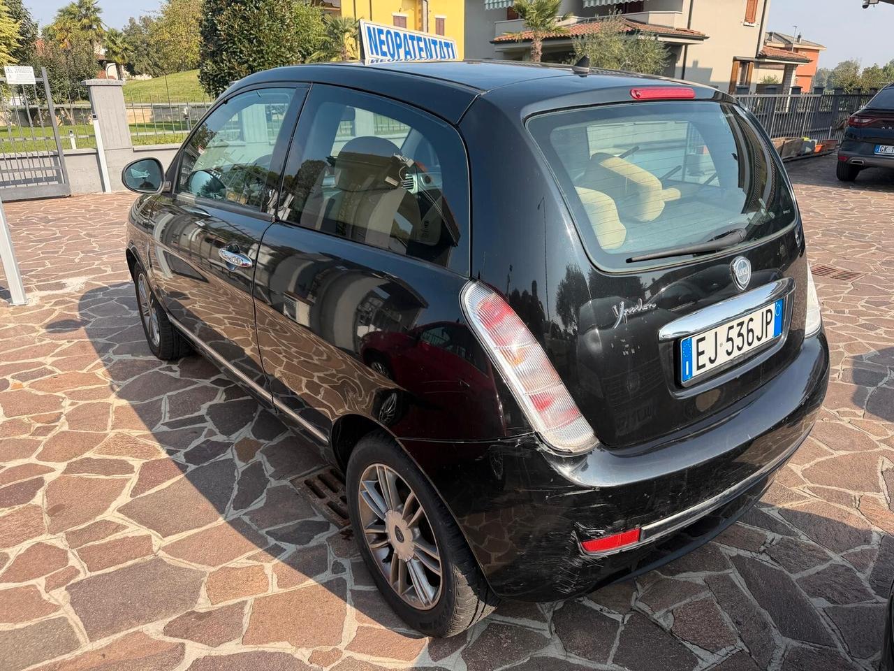 Lancia Ypsilon 1.2 69 CV 5P NEOPATENTATI