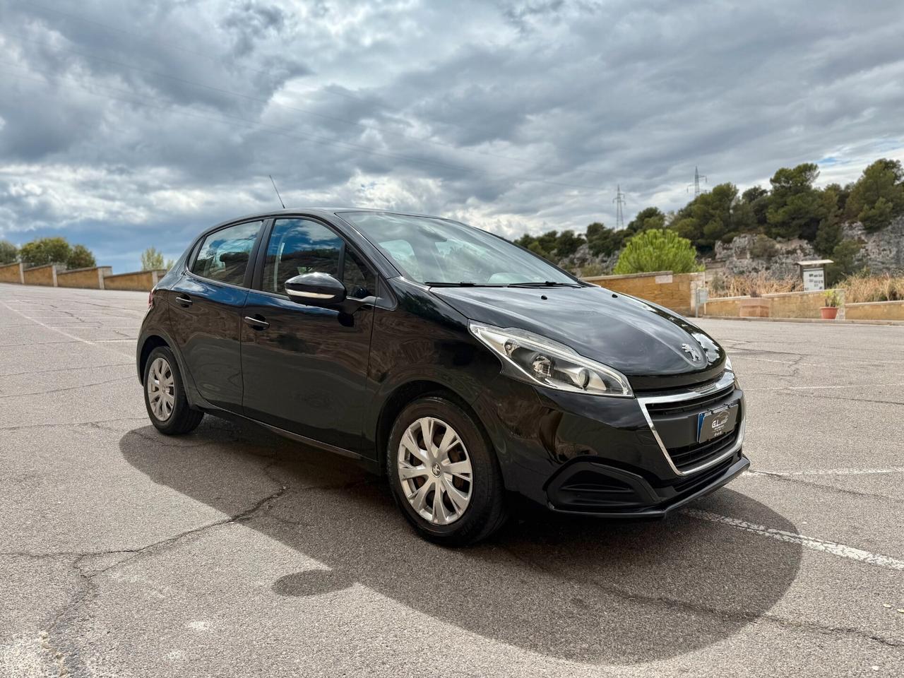 Peugeot 208 Active/1.0 68 CV/5 POSTI/CLIMA