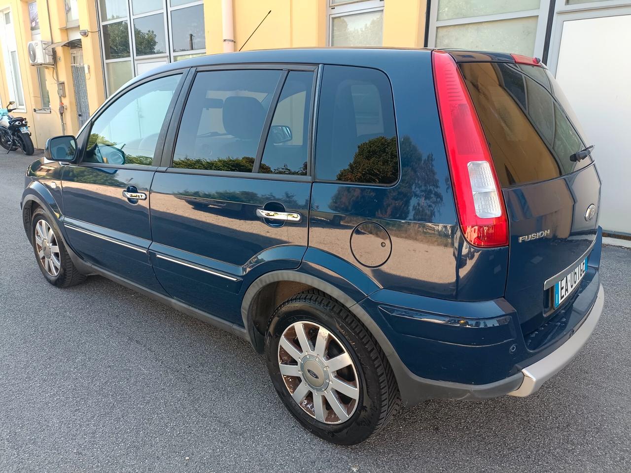 Ford Fusion 5p. GPL