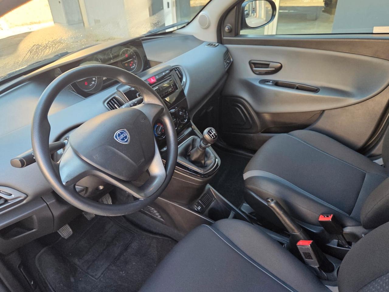 Lancia Ypsilon 1.2 Silver 17.000 KM
