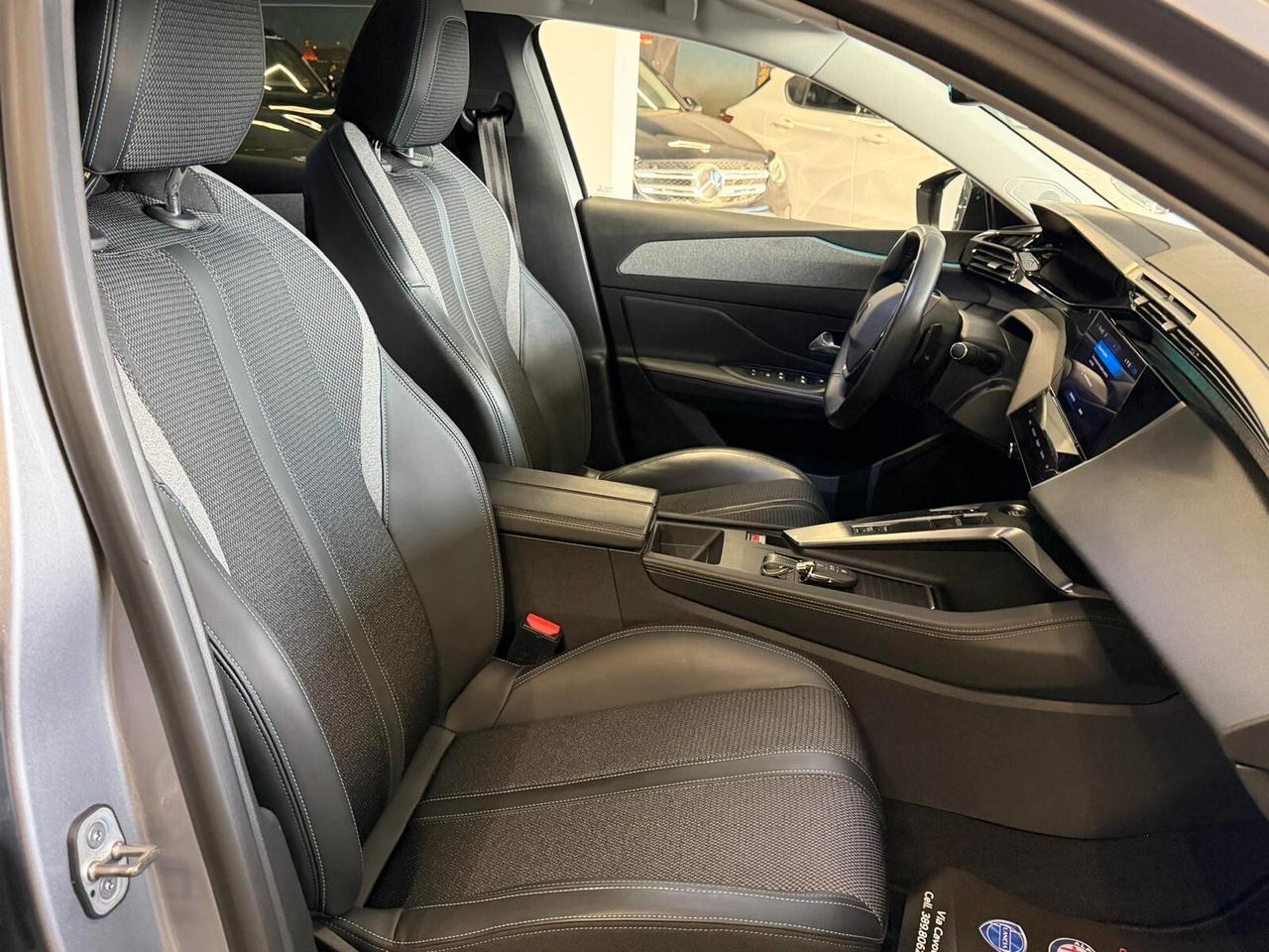 PEUGEOT 308 BERLINA ALLURE 1.5 PELLE NAVI OK NEOPATENTATI ANNO 2022