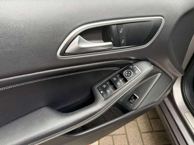 Mercedes-Benz GLA 180 GLA-X156 180d (cdi) Sport auto