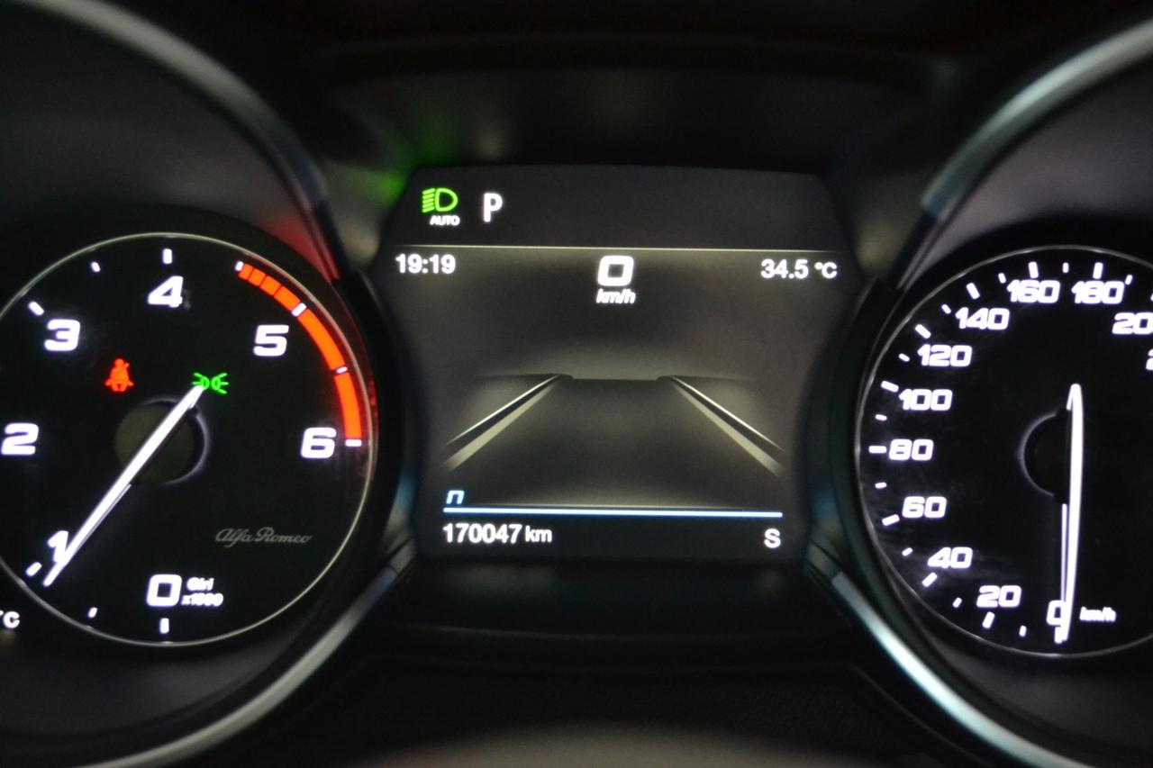 Alfa Romeo Stelvio 2.2 Turbodiesel 160 CV AT8 RWD Business