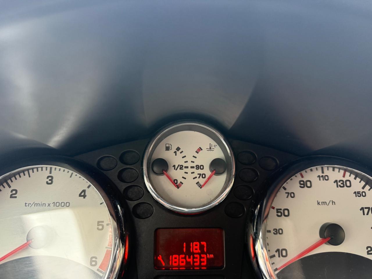Peugeot 207 1.6 8V HDi 112CV allure
