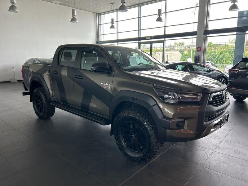 Toyota Hilux 2.8 D A/T 4WD 4 porte AT 33 Double Cab Invincible IVA ESPOSTA COMPRESA