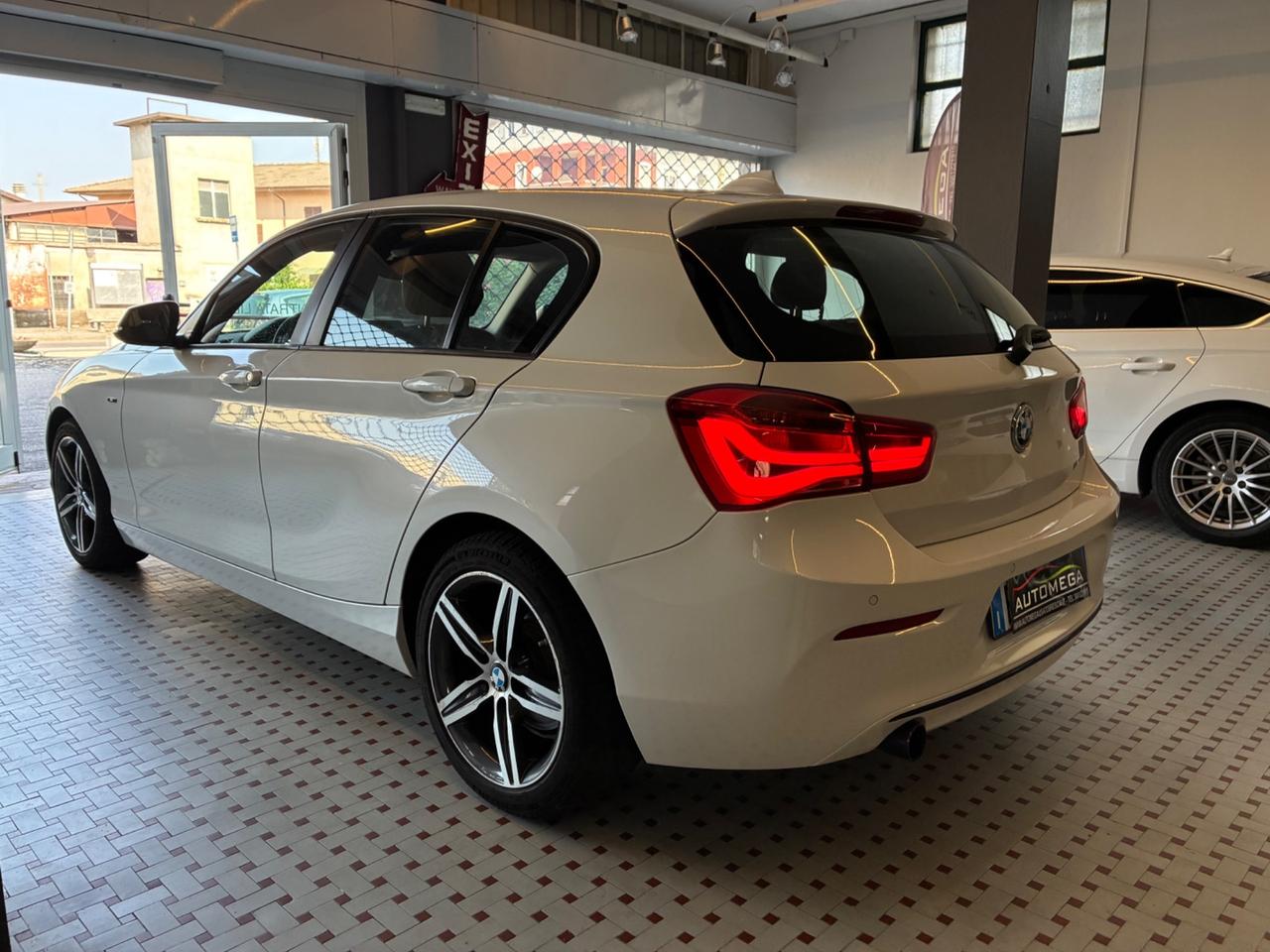 Bmw 116 d Sport Fari Led 5p. 116cv