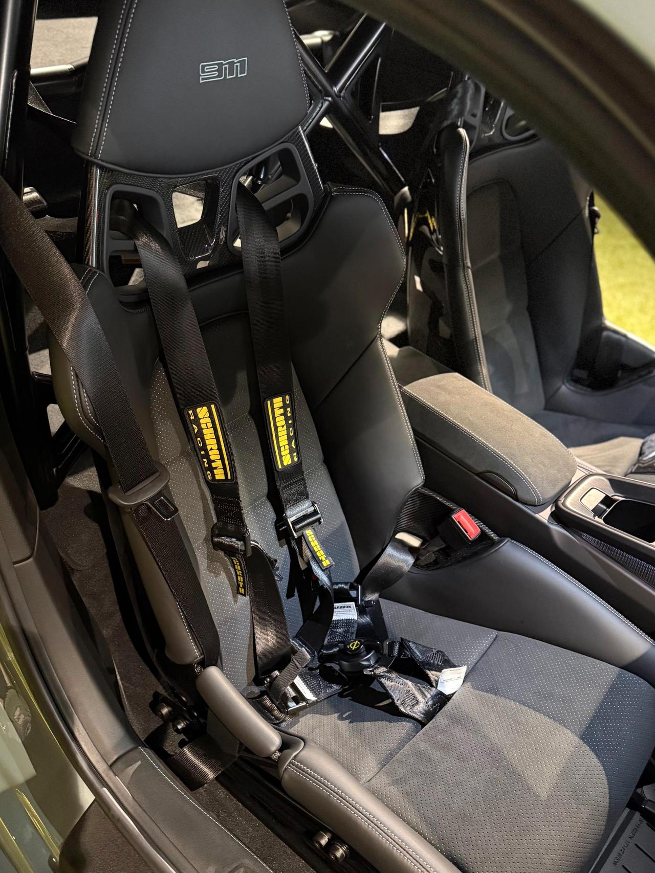 Porsche 911 Coupe 3.0 Dakar auto