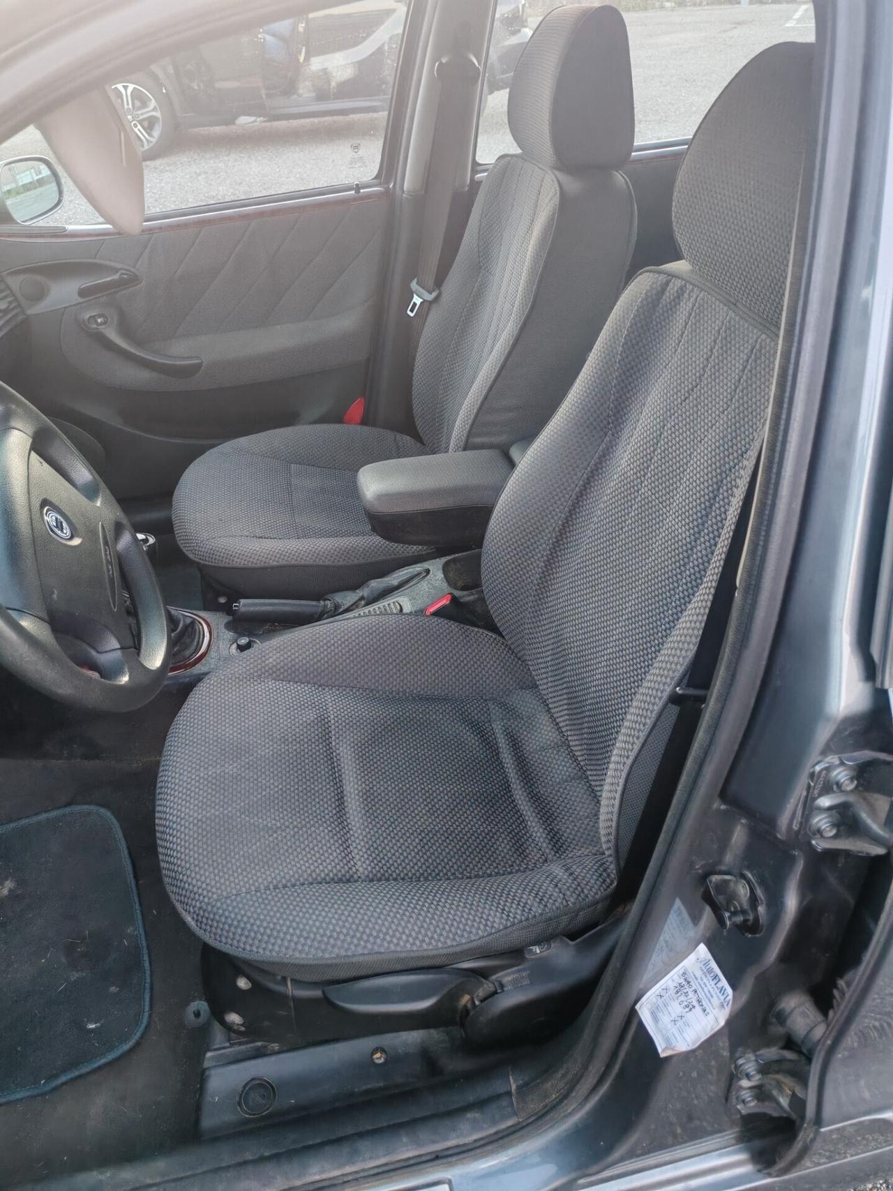 Lancia Lybra 1.9 JTD Station Wagon