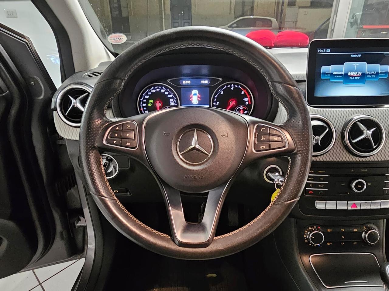 Mercedes-benz B 180 B 180 d Premium