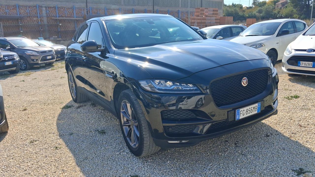 Jaguar F-Pace 2.0 D 180 CV R-Sport catena fatta tu