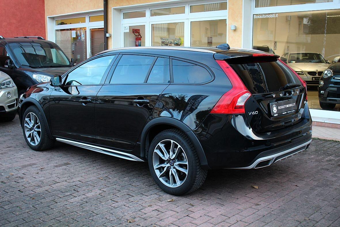 Volvo V60 Cross Country V60 Cross Country D3 Geartronic Kinetic