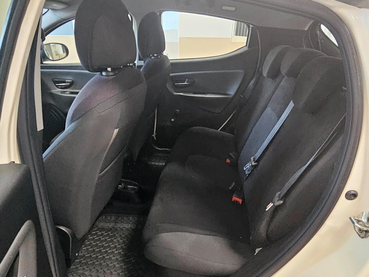 Lancia Ypsilon 1.2 69 CV 5 porte GPL Ecochic Silver