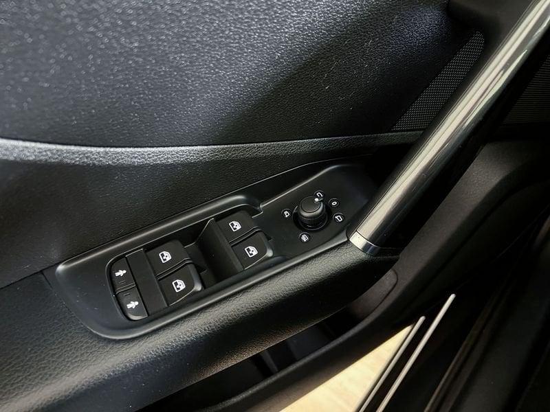 Audi Q2 Q2 35 TFSI Business Advanced