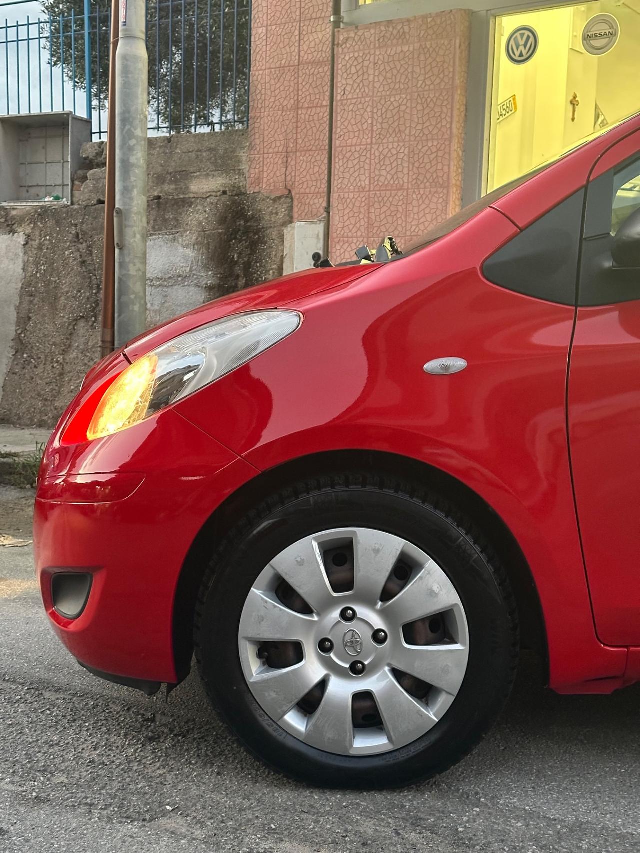 Toyota Yaris 1.0 5 porte Now