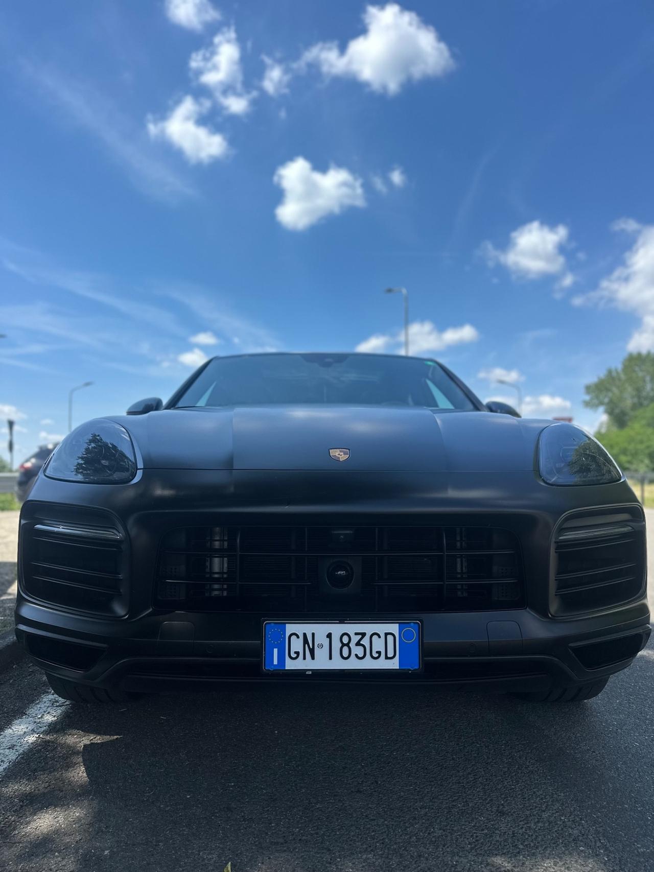 Porsche Cayenne Coupé 3.0 V6 E-Hybrid Platinum Edition
