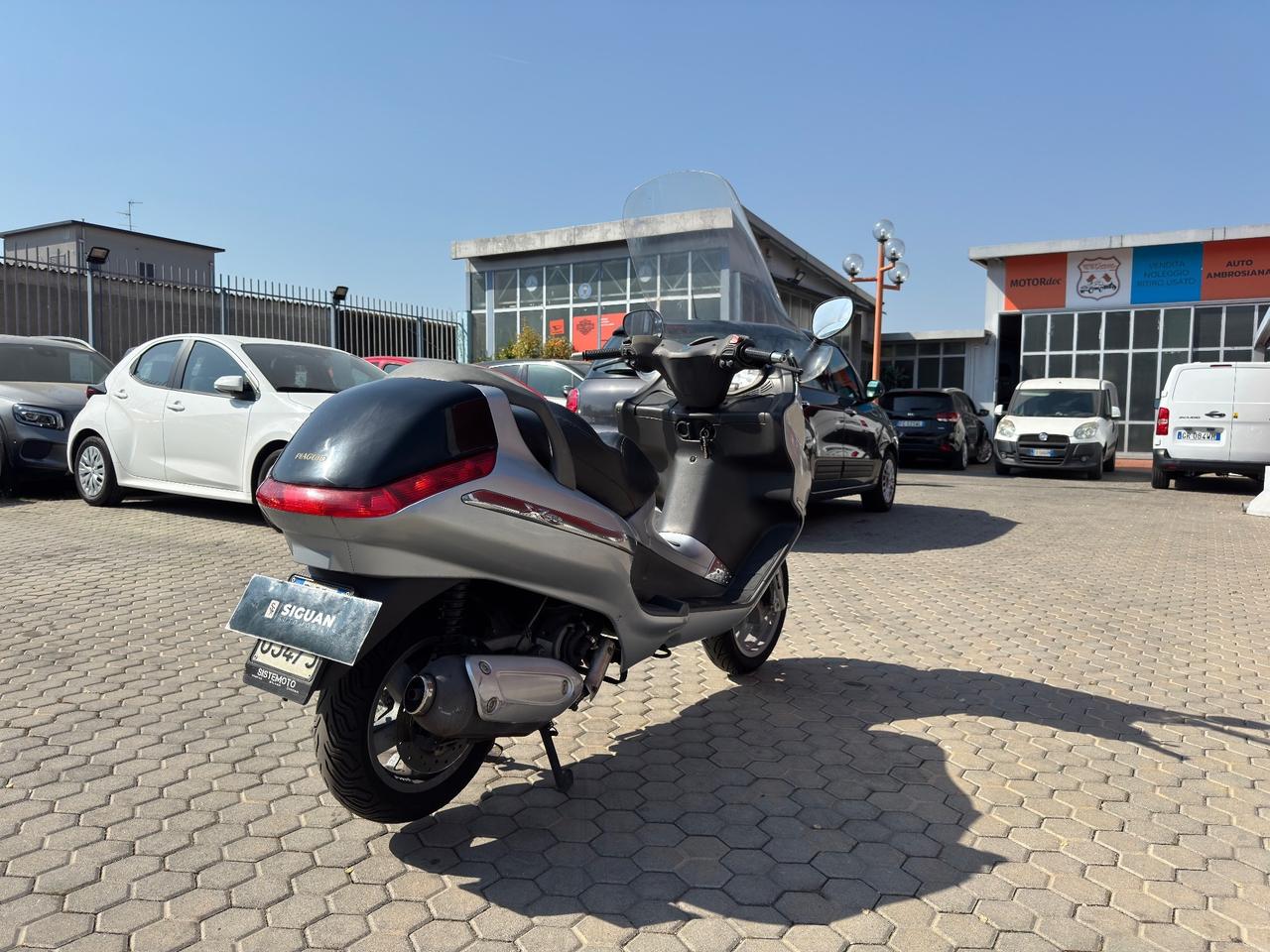 Piaggio X8 200