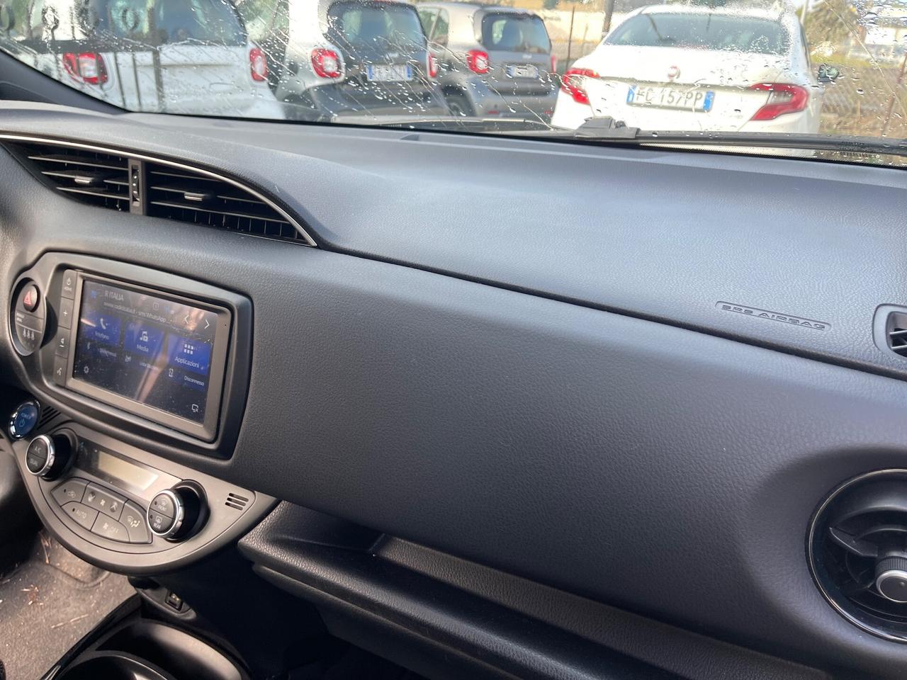 Toyota Yaris HYBRID AUTOMATICA