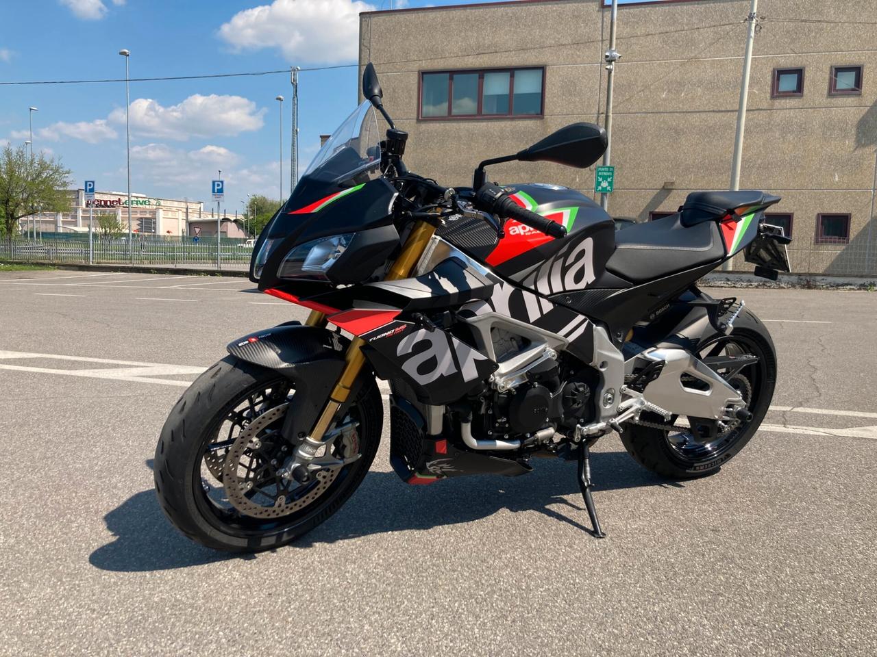 Aprilia Tuono V4 1100 factory accessoriata sospensioni elettroniche