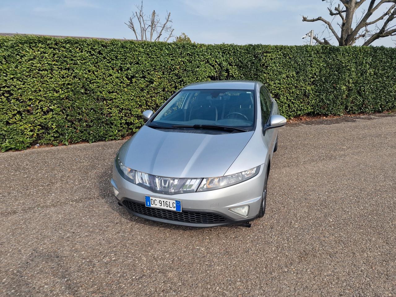 Honda Civic 1.8 i-VTEC 5p Sport