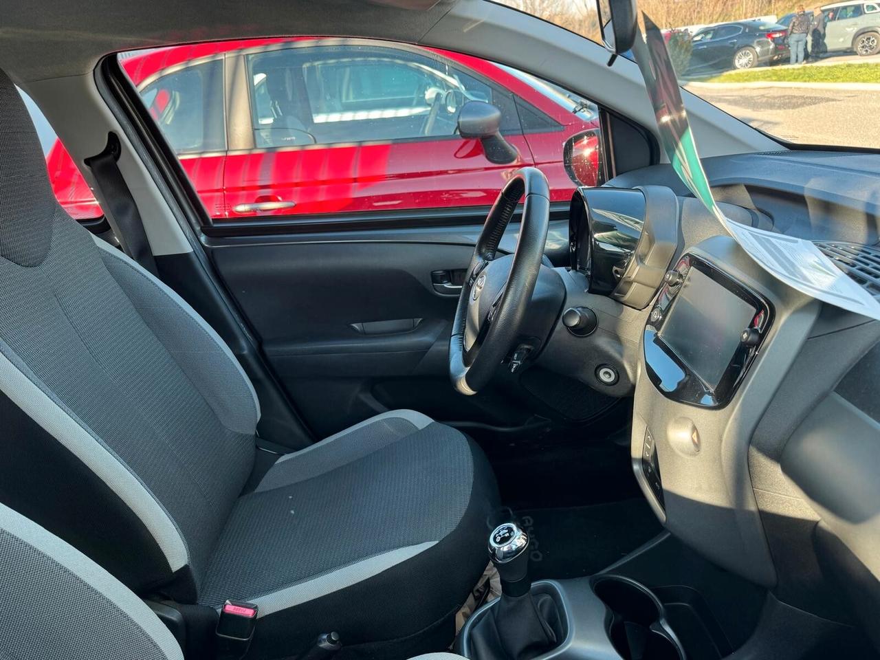 Toyota Aygo Connect 1.0 VVT-i 72 CV 5 porte x-fun