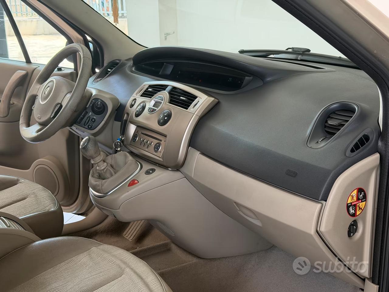 RENAULT Grand Scenic
