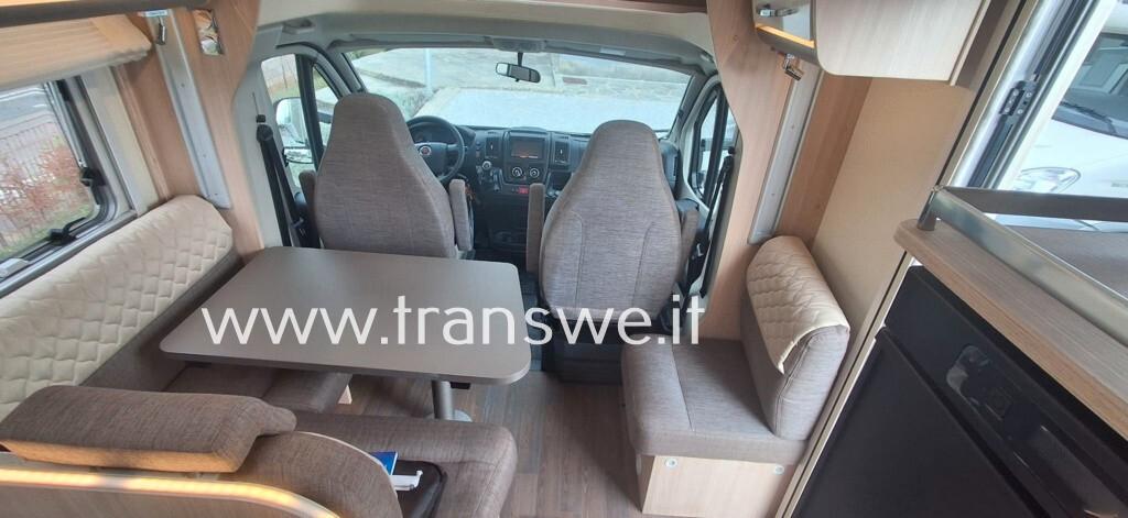 Bürstner Lyseo TD 700 letto centrale nautico regolabile in altezza