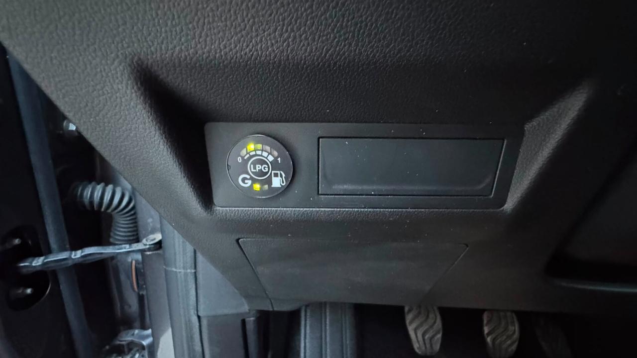 Renault Captur TCe 100 CV GPL Intens retrocamera navi
