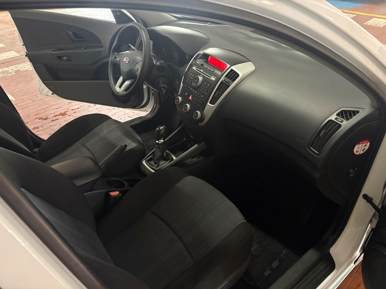 Kia Ceed cee'd Sp. Wag. 1.6 CRDi VGT 90CV LX NO GARANZIA...!!!!!