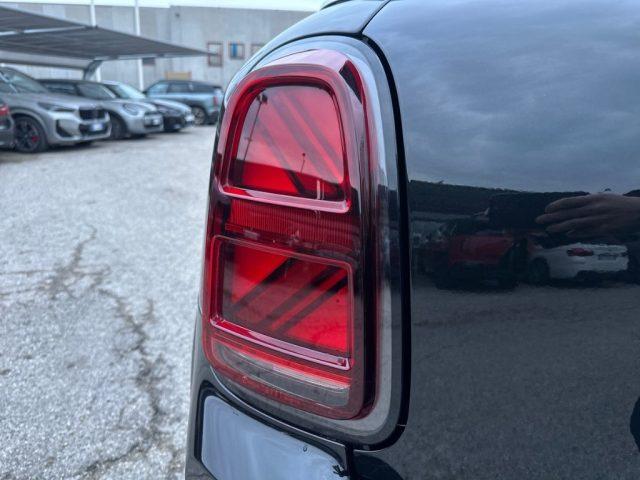 MINI Mini 2.0 Cooper D Classic Countryman Aut. + Tetto apr.