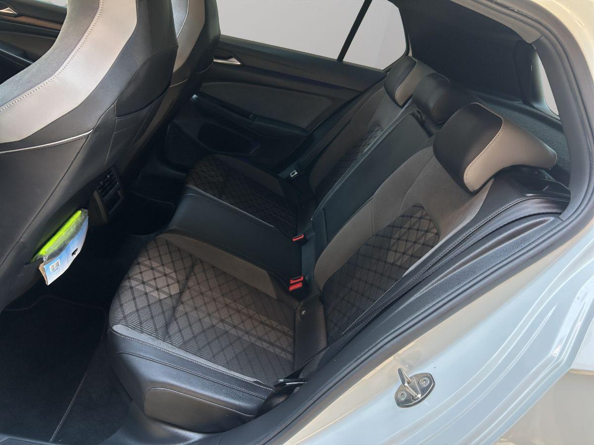 VOLKSWAGEN - Golf - Golf VIII 2.0 tdi R-Line 150cv dsg TETTO TELECAMERA