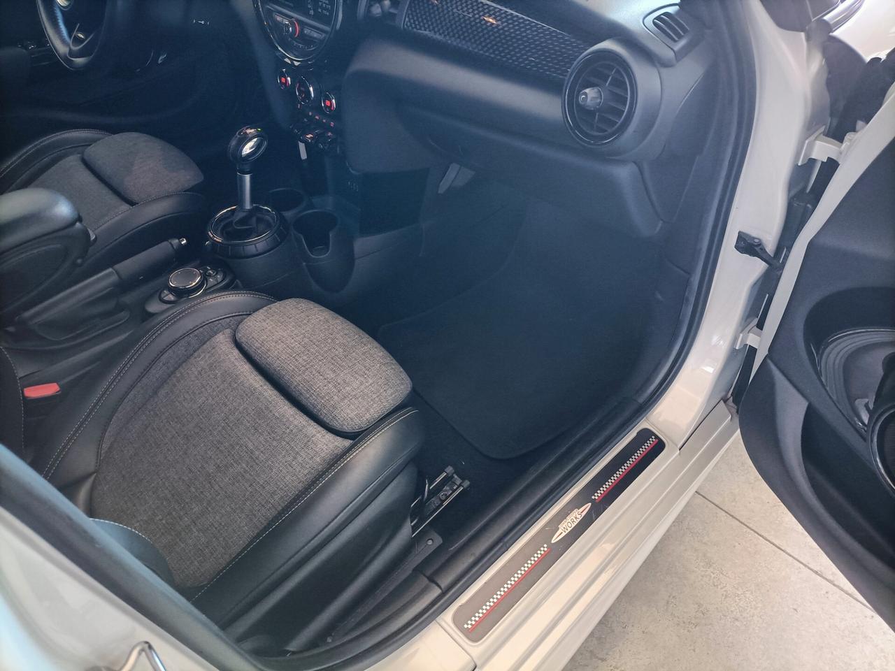 Mini Mini 2.0 Cooper SD Hype Auto 5 porte 01/2017