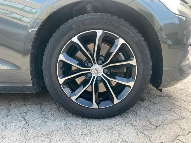 Volvo V60 B4 (d) Geartronic Momentum Business Pro Garanzia 24M