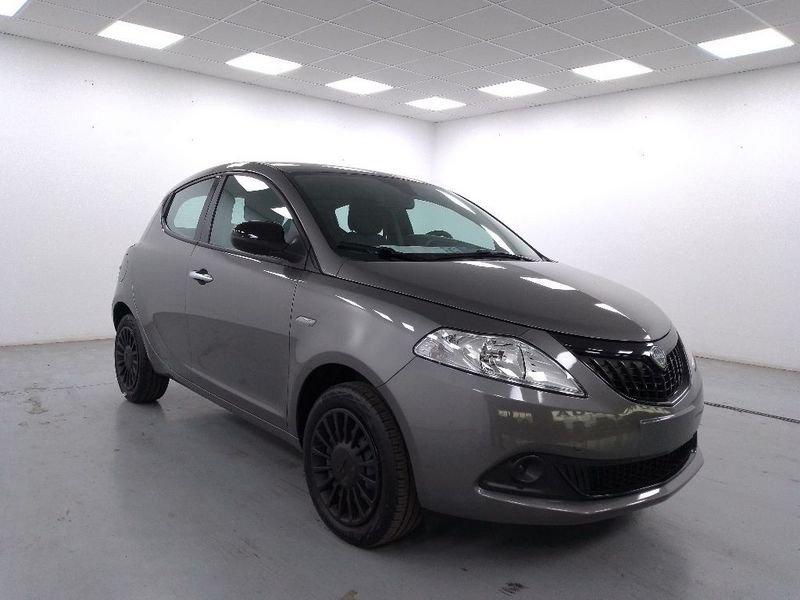 Lancia Ypsilon 1.0 firefly hybrid Silver s&s 70cv