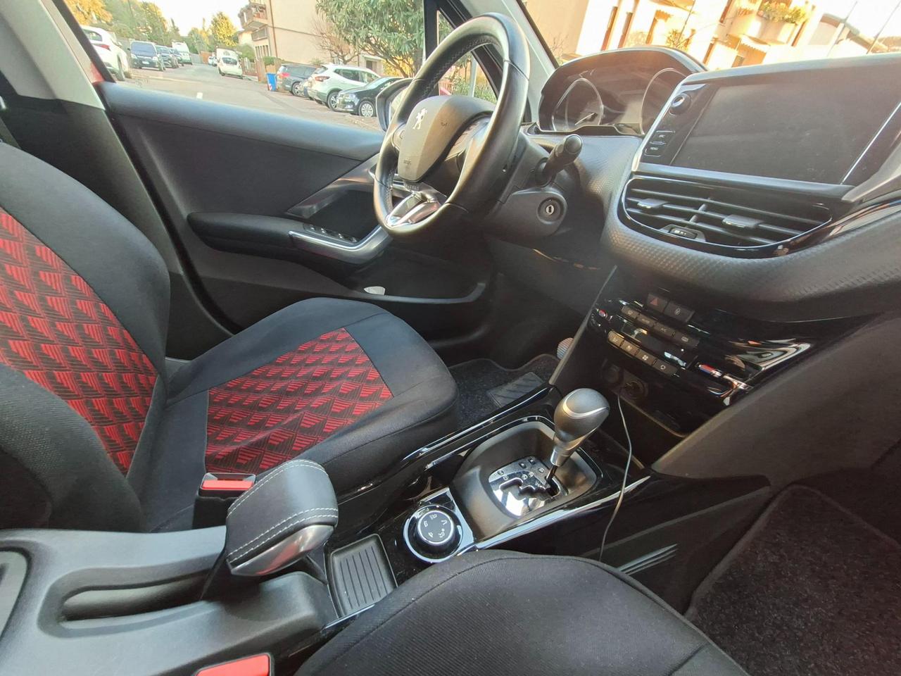 Peugeot 2008 2008 1.5 bluehdi Allure s&s 120cv eat6