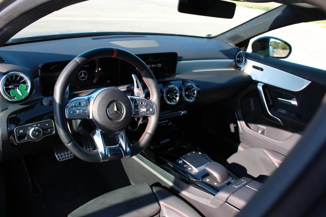 Mercedes-benz A 35 AMG grigio Magno