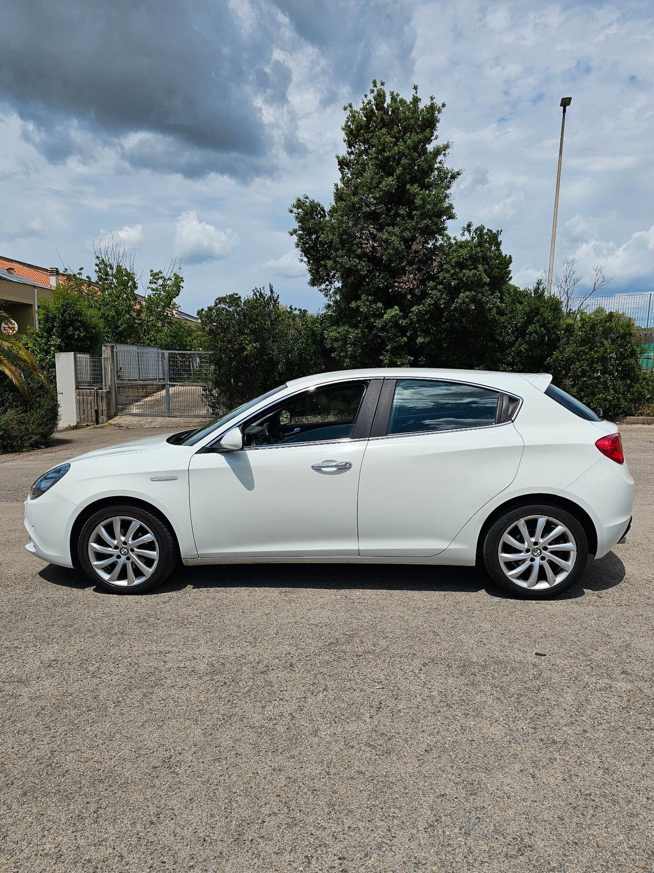 Alfa Romeo Giulietta 1.6 JTDm-2 120 CV Exclusive