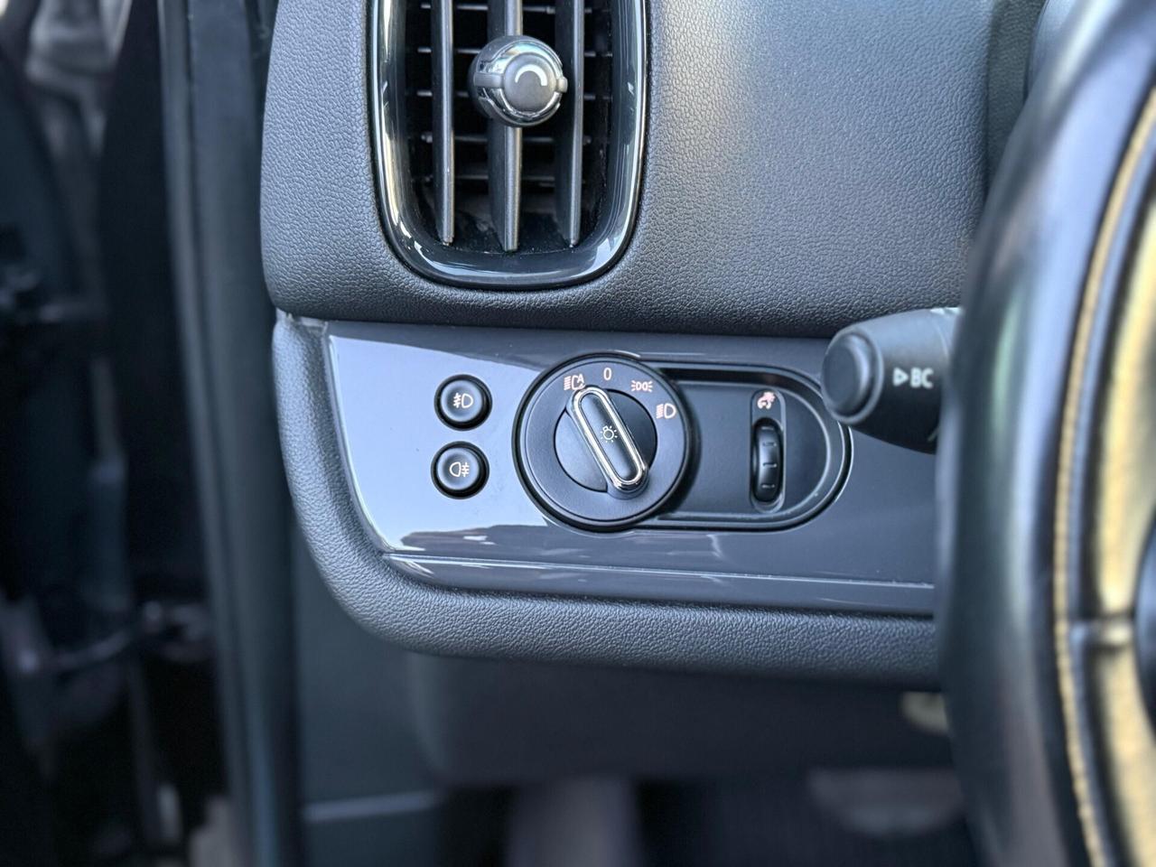 Mini Cooper 2.0 D Countryman 150 CV Business Auto.