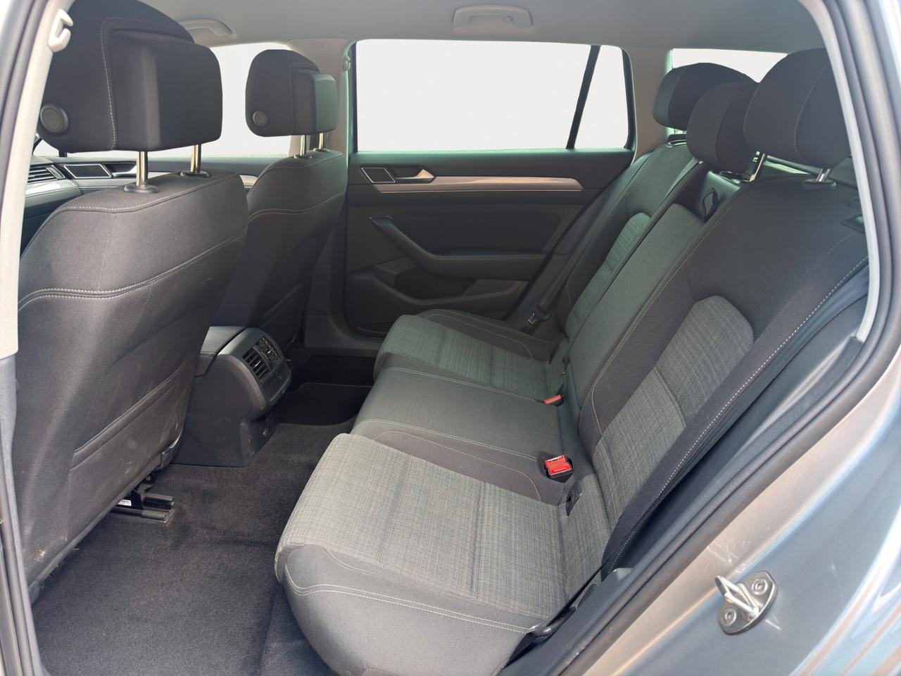 Volkswagen Passat Var. 2.0 TDI 150 Cv DSG Business - 2022