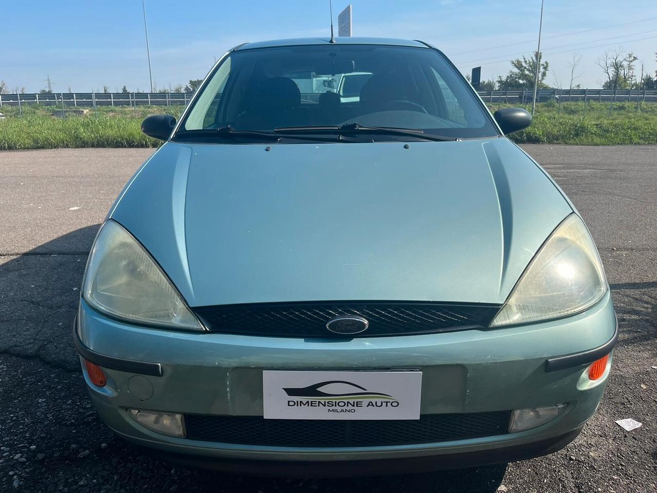 Ford Focus 1.4i 16V cat 5p. Ambiente