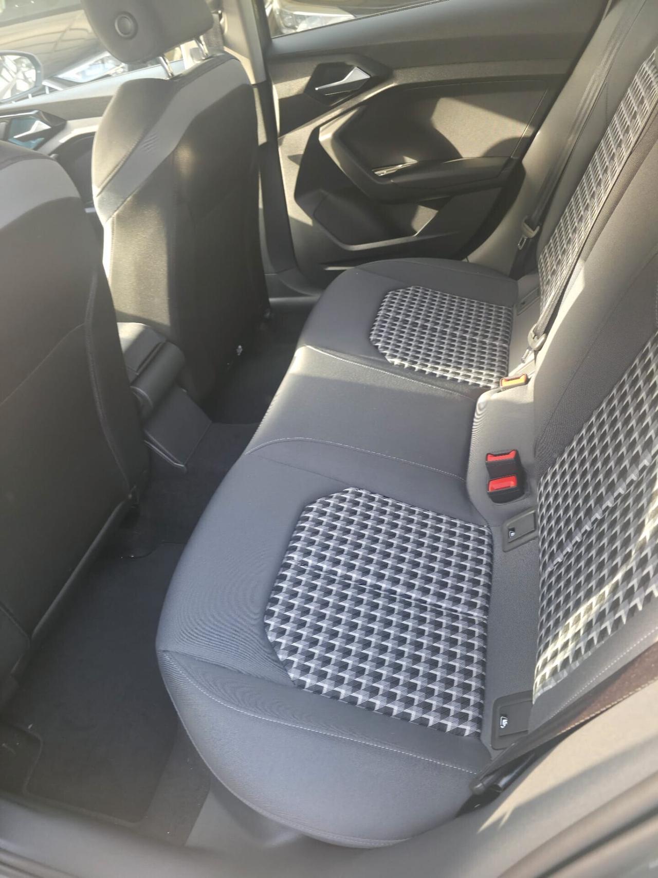 Audi A1 allstreet 30 TFSI Identity Contrast