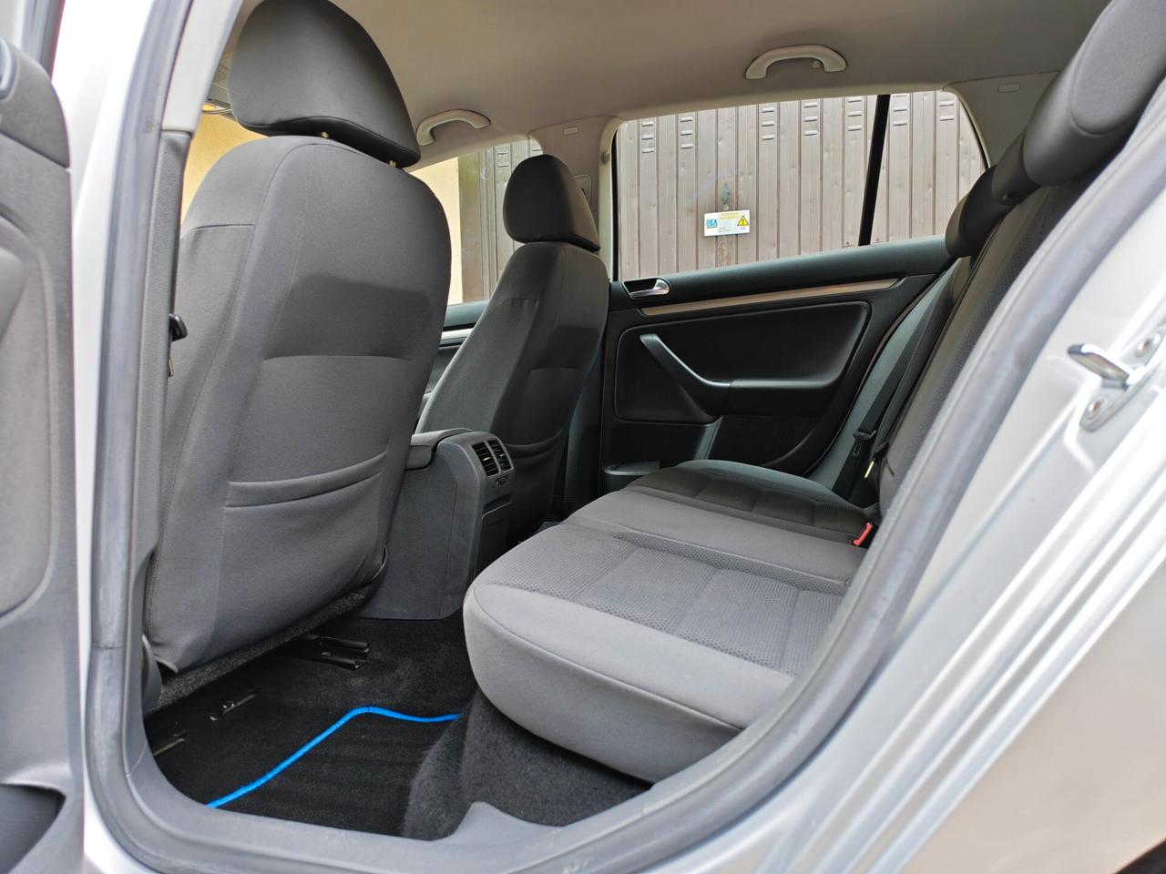 Volkswagen Golf 1.6 BENZINA 102cv / 139.000km / Neop.
