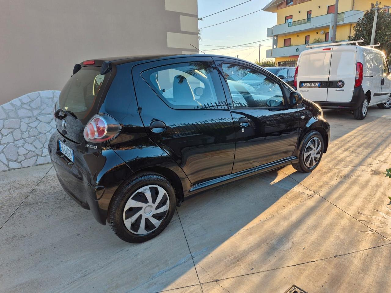 Toyota Aygo 1.0 12V VVT-i 5 porte Cool Soda Connect