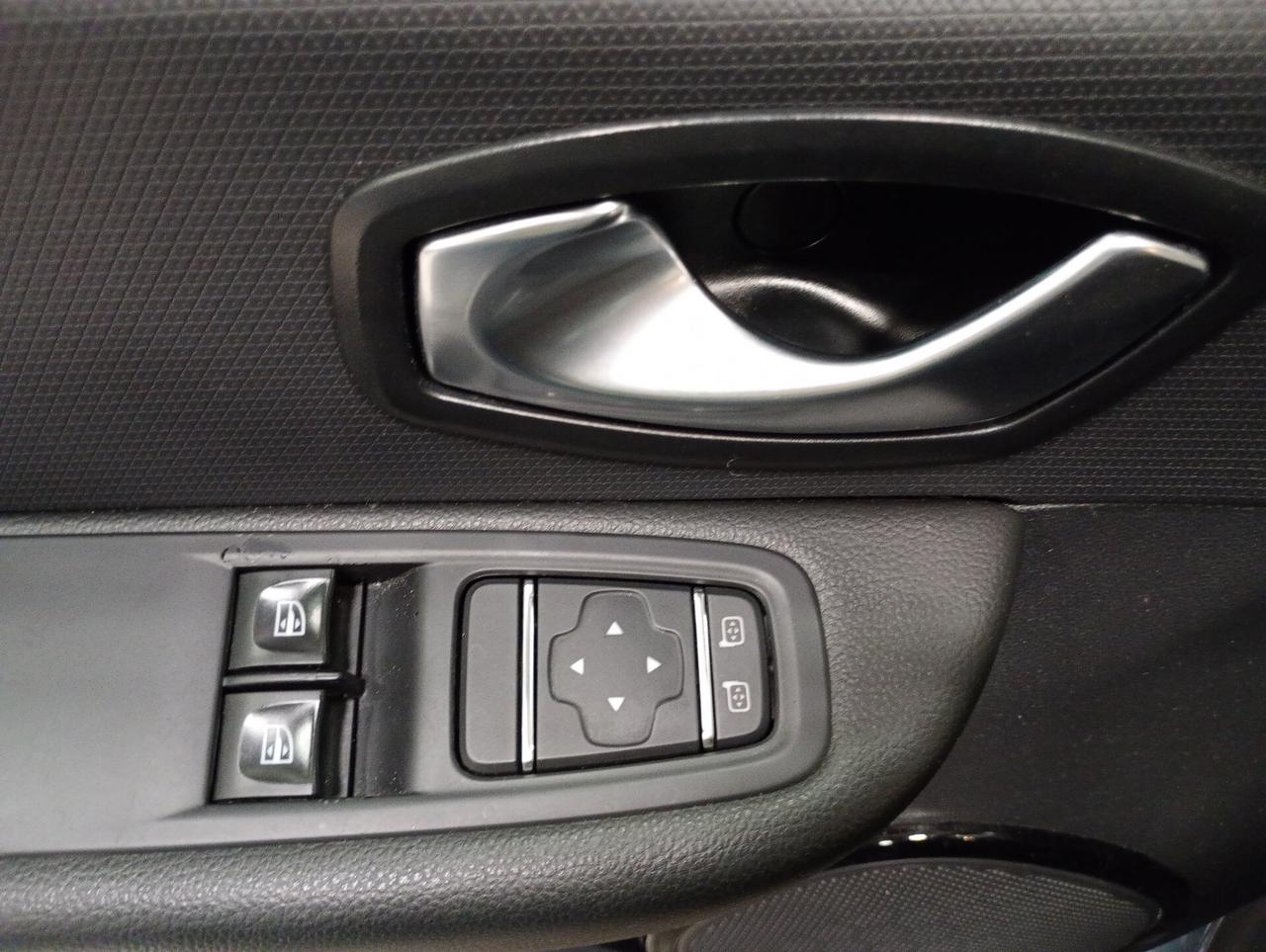 Renault Clio TCe 12V 90CV Start&Stop 5 porte LIMITED - NEOPATENTATI -